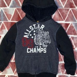 Fuzzy zip up sweater 5t